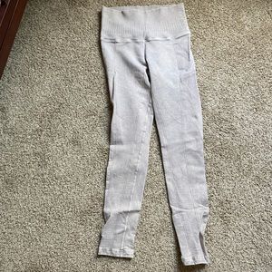 Avocado brand light grey vintage style leggings